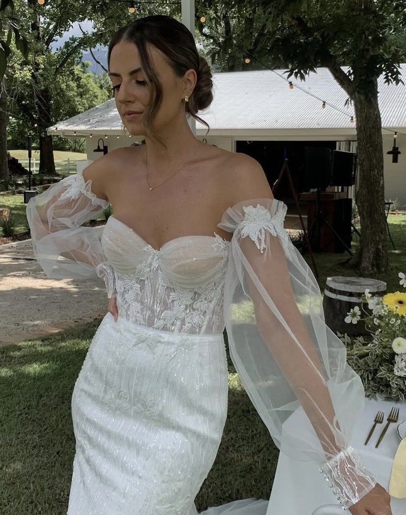 Ari Villoso, Susie New Wedding Dress Save 44% - Stillwhite
