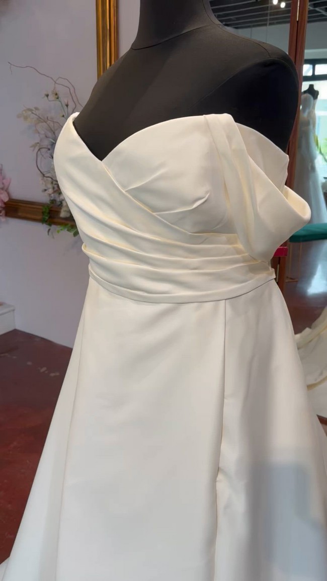 Adore By Justin Alexander, Rey Sample Wedding Dress Save 33% - Stillwhite