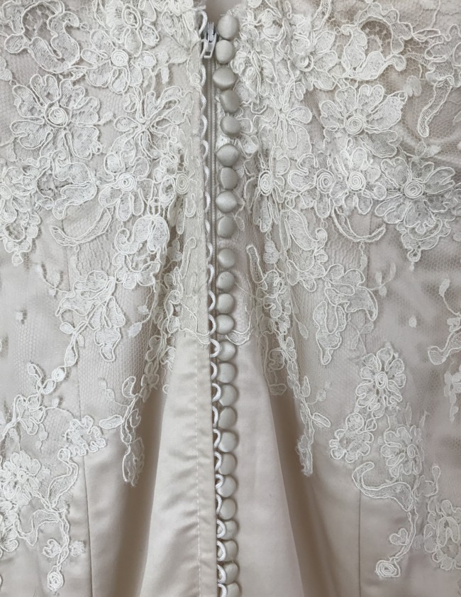 Alvina Valenta 9256 Sample Wedding Dress Save 75% - Stillwhite