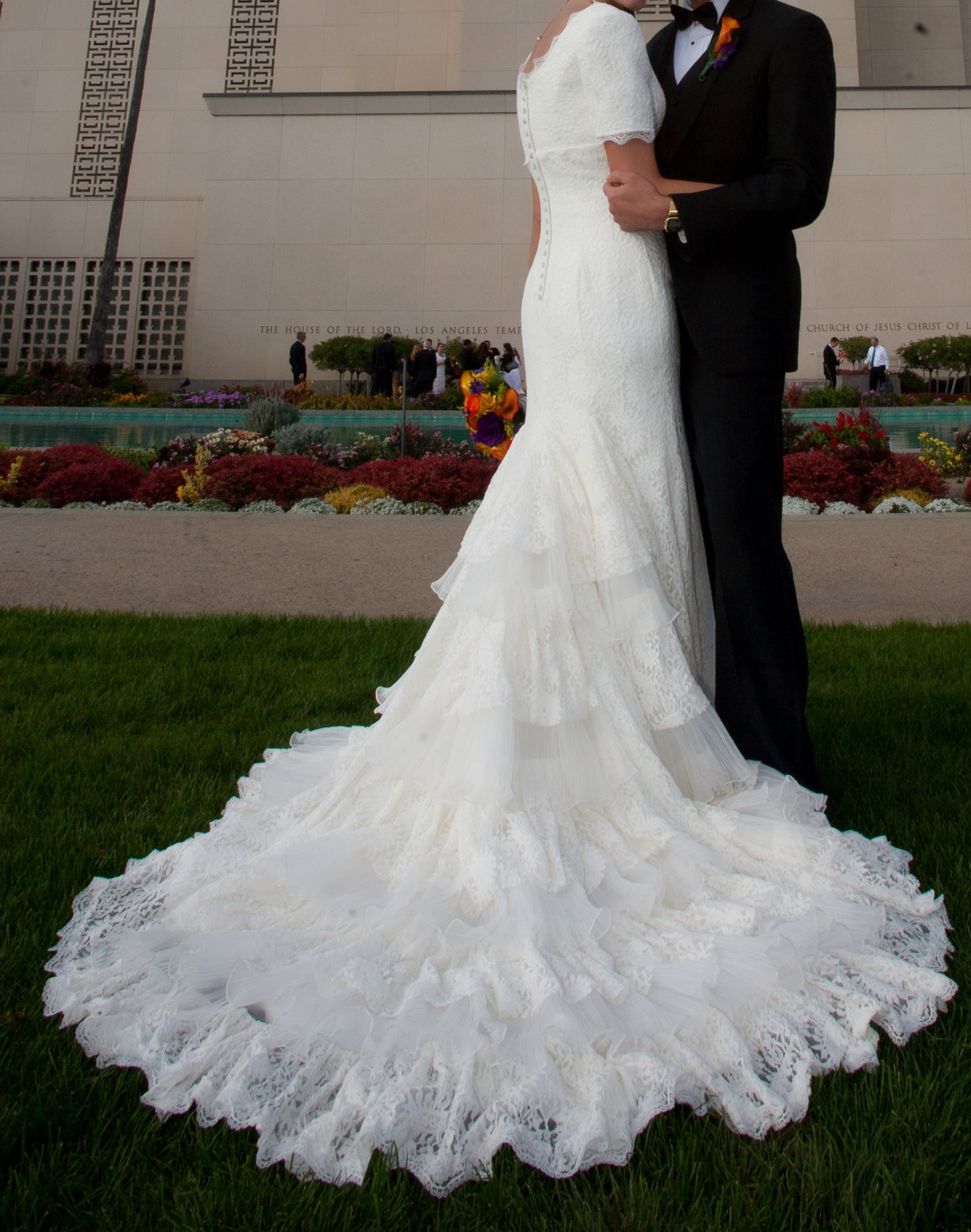 the-perfect-dress-used-wedding-dress-save-81-stillwhite