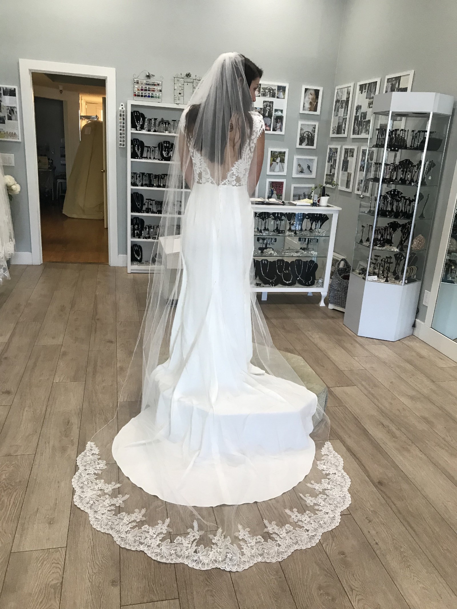 Holly Veil : Made With Love, Unique Bridal
