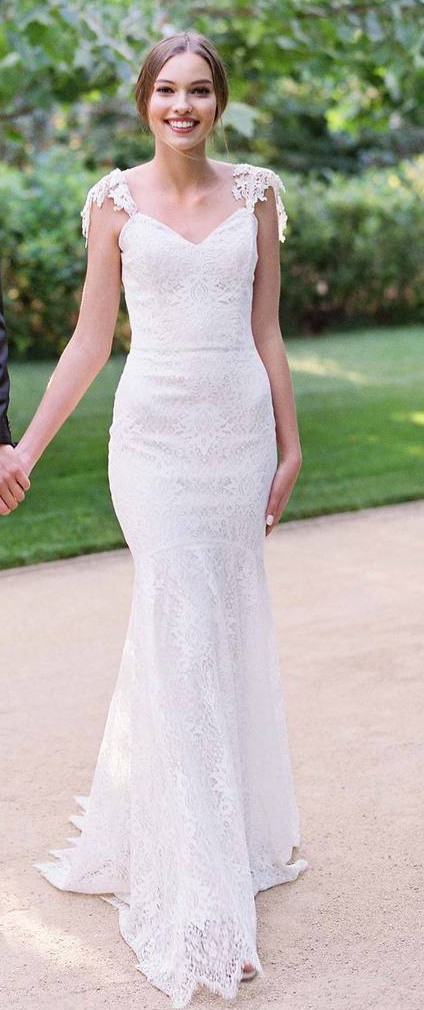 Claire Pettibone, Bordeaux New Wedding Dress Save 67% Stillwhite