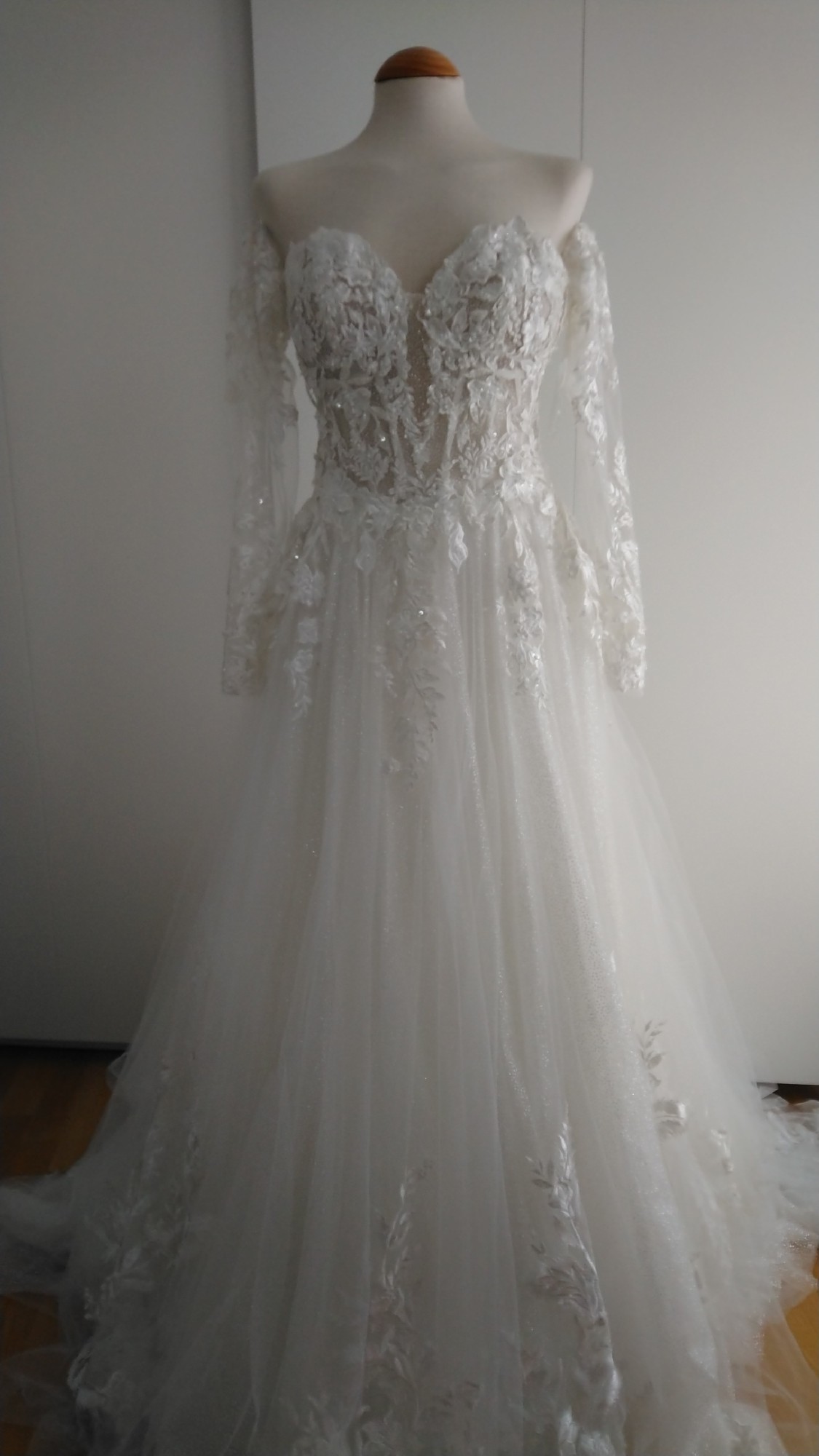 Morilee DOMINIQUE 2425 New Wedding Dress Save 31% - Stillwhite