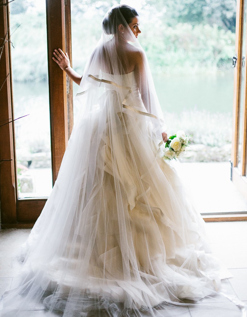 Vera Wang Diana Used Wedding Dress Save 92% - Stillwhite