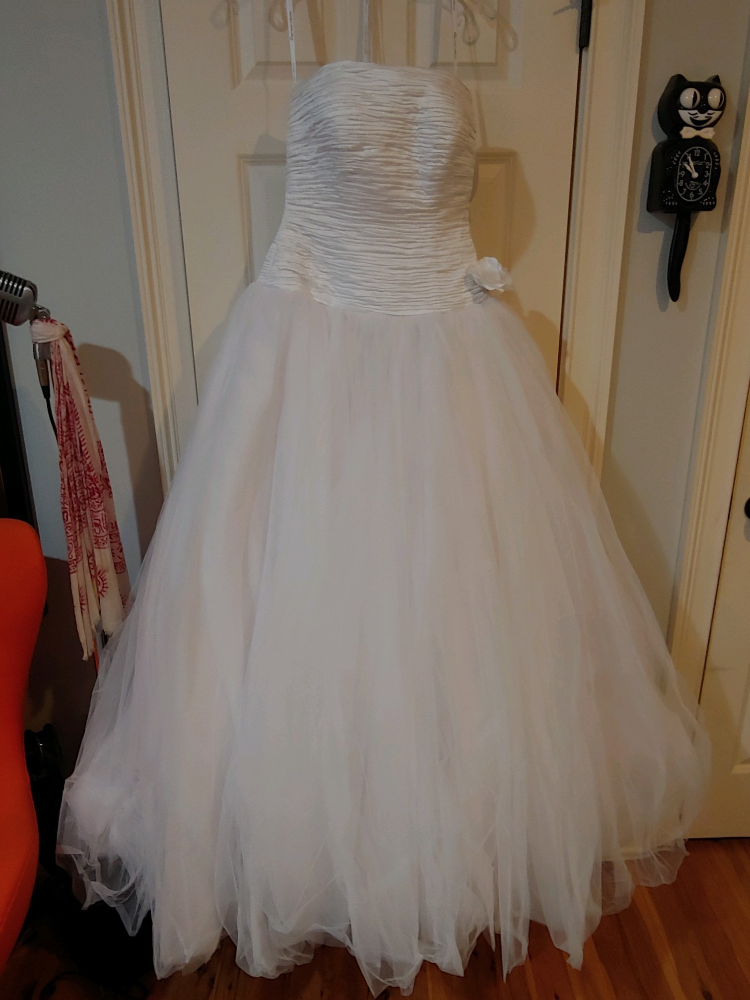Oleg Cassini CK166 New Wedding Dress - Stillwhite
