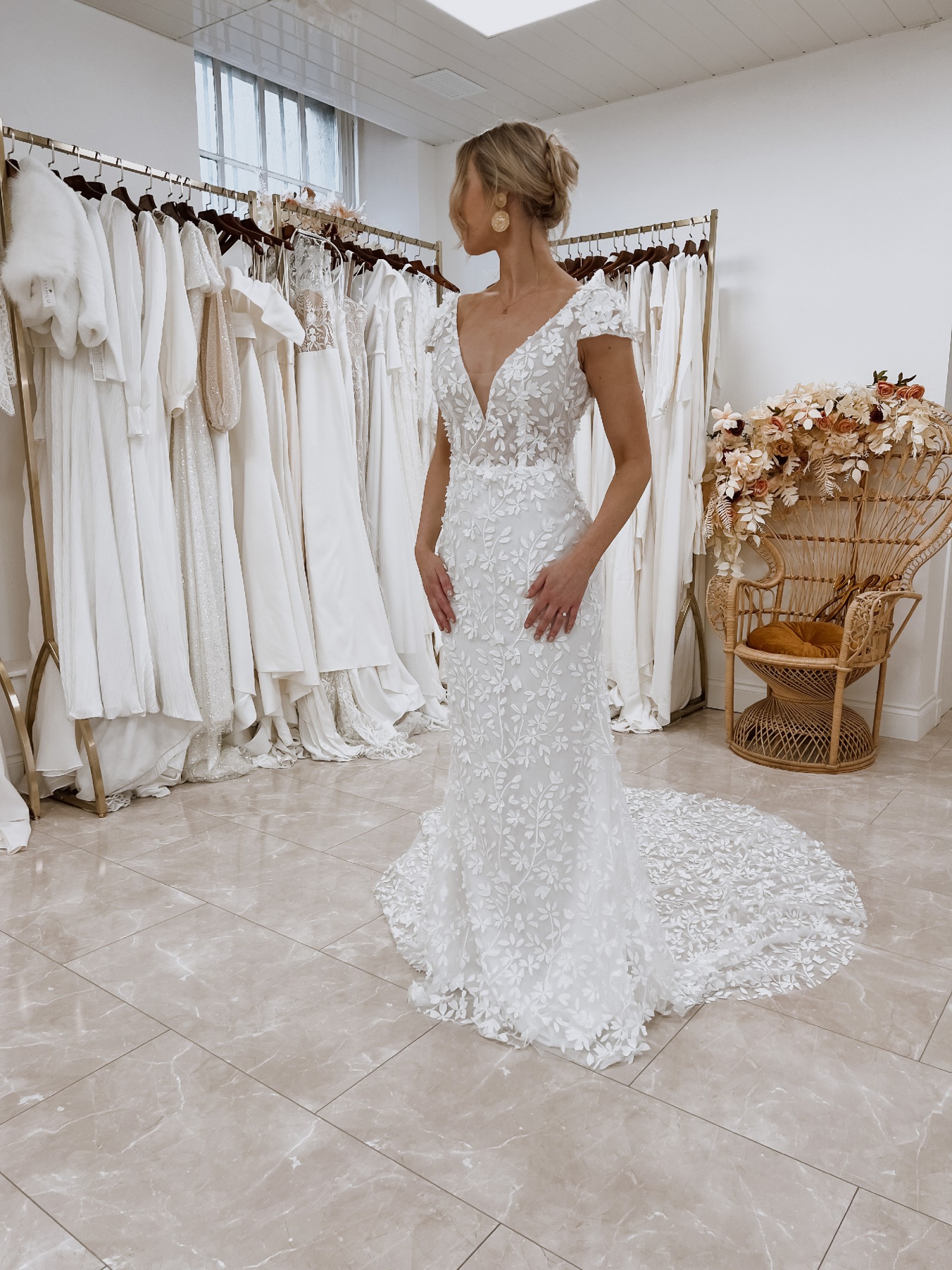 Made With Love Darcy Sample Wedding Dress Save 33% - Stillwhite