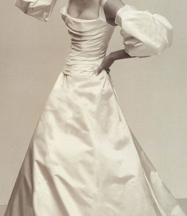 Vera Wang Wedding Dress - Stillwhite