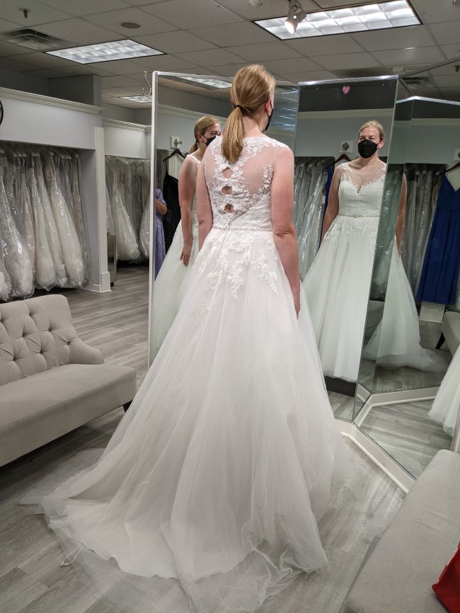 Maggie Sottero Olivia New Wedding Dress Save 40% - Stillwhite
