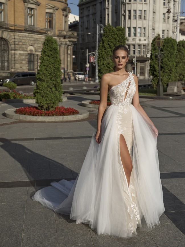 riki dalal sample sale