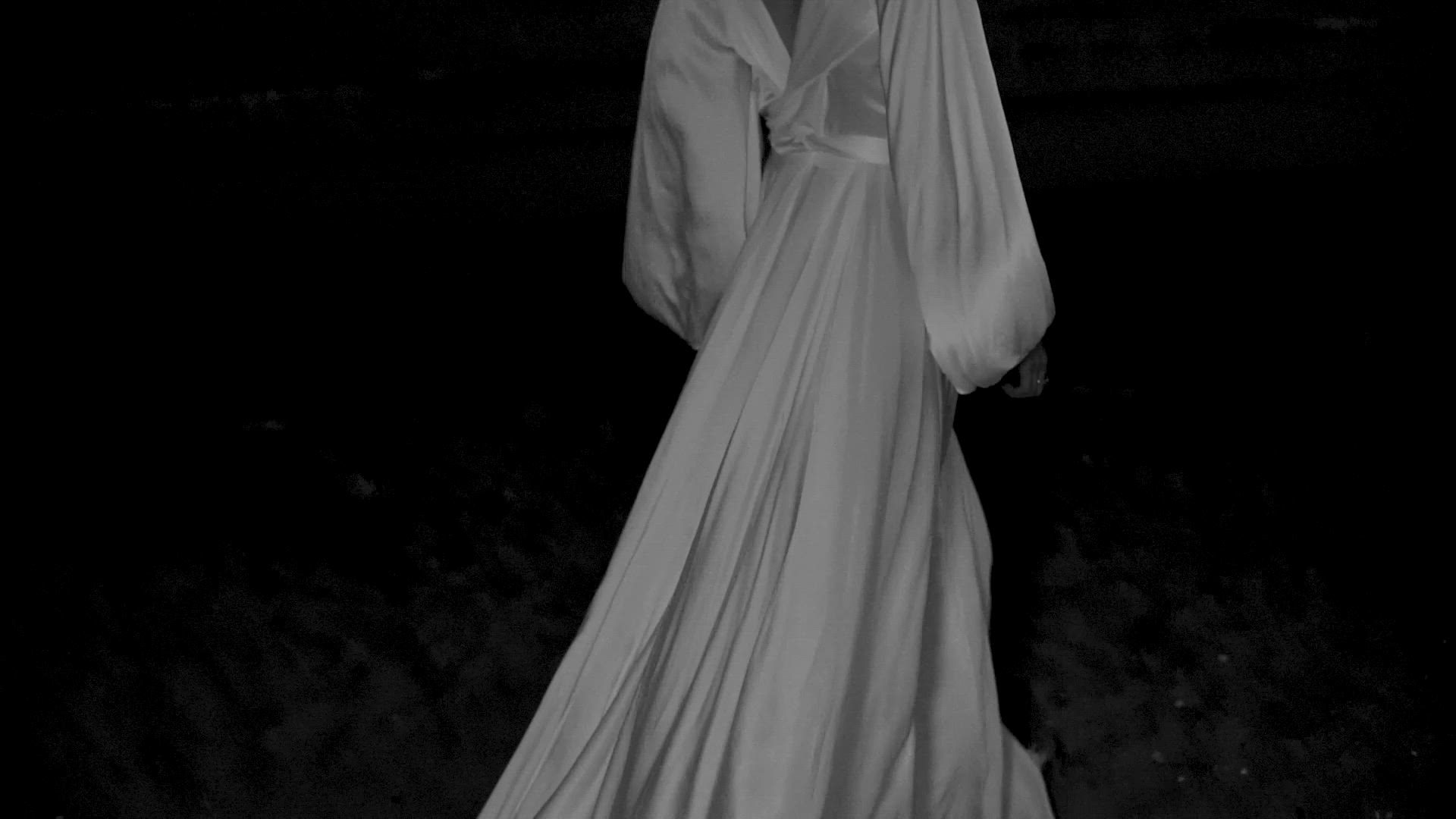 Luna Bea, La lune
