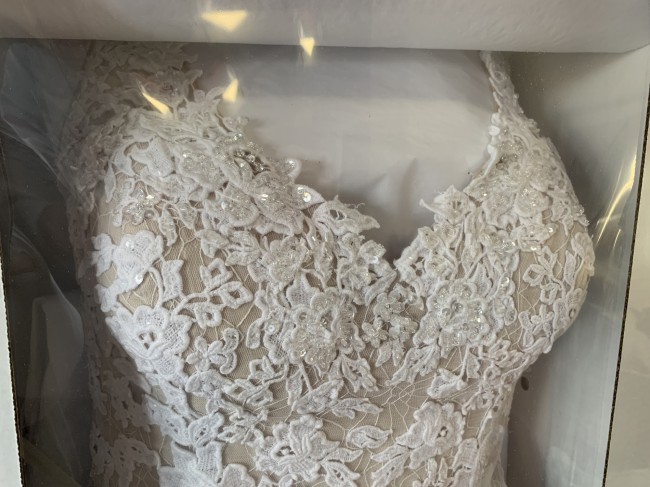 beaded venice lace trumpet