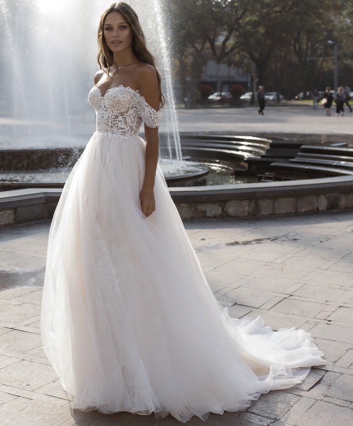 LiRi Bridal Melody Sample Wedding Dress Save 38% - Stillwhite