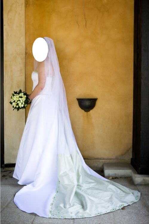 2nd hand ball gowns