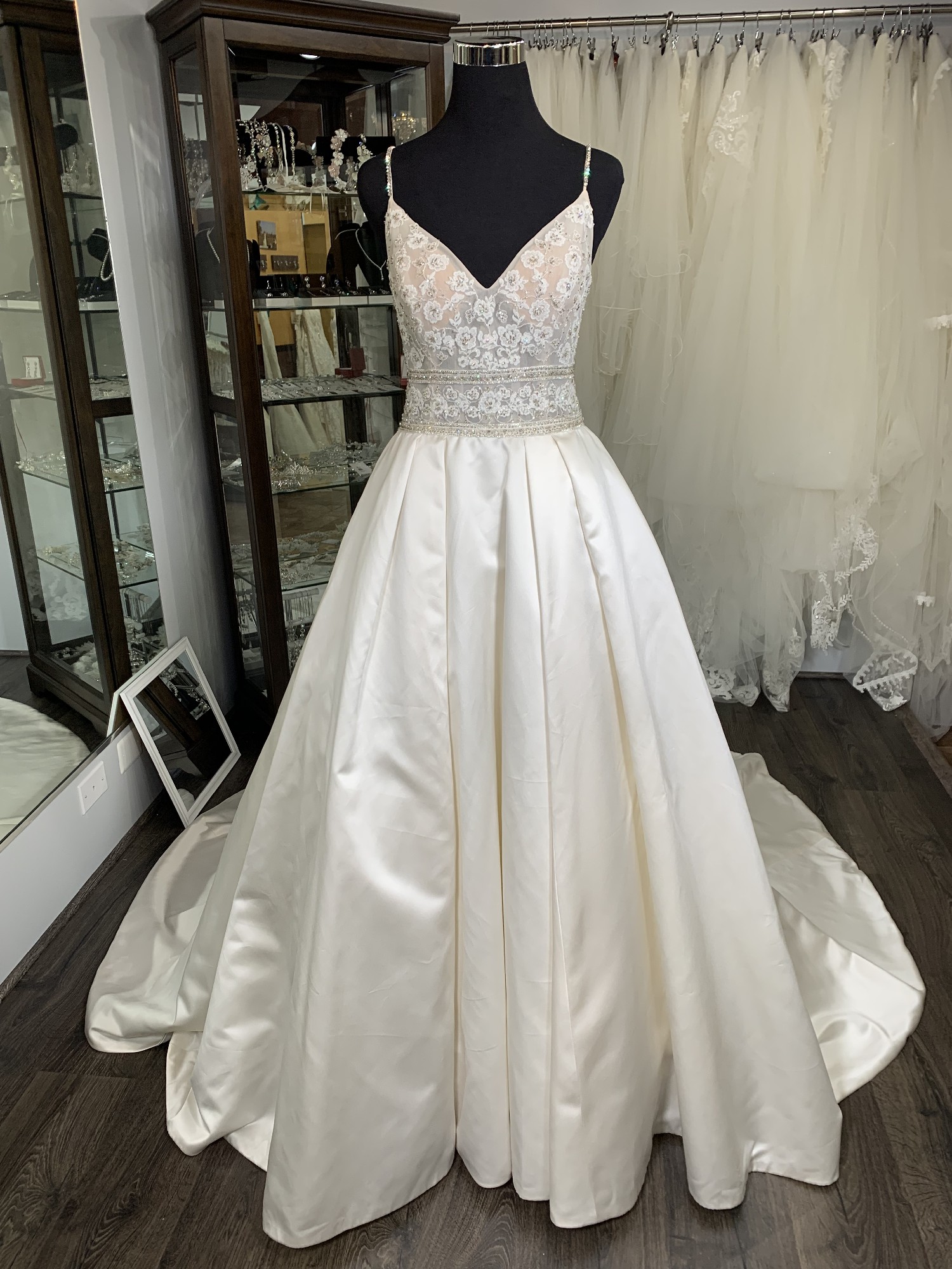 Maggie Sottero SAYLOR Sample Wedding Dress Save 70% - Stillwhite