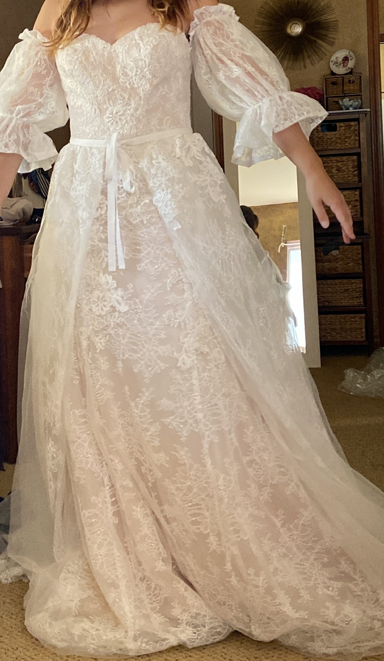 Vera Wang White Lace Overskirt Wedding Dress Wedding Dress Save 38