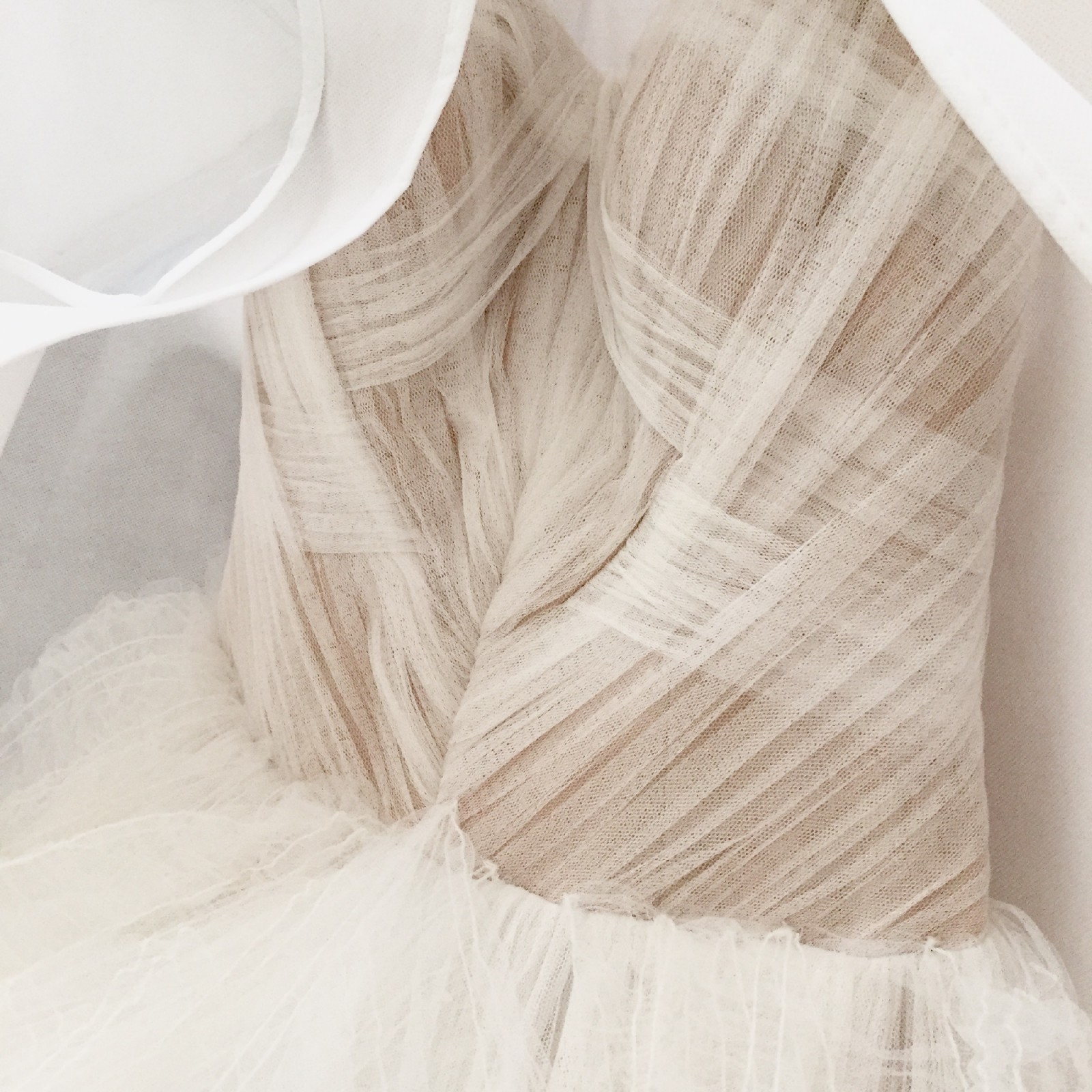 Vera Wang Octavia Preloved Wedding Dress Save 75% - Stillwhite
