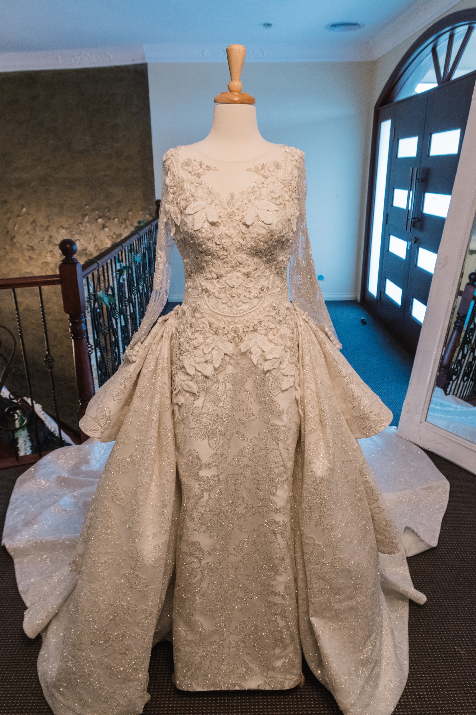 Zian Couture Custom Made Second Hand Wedding  Dress  on Sale 