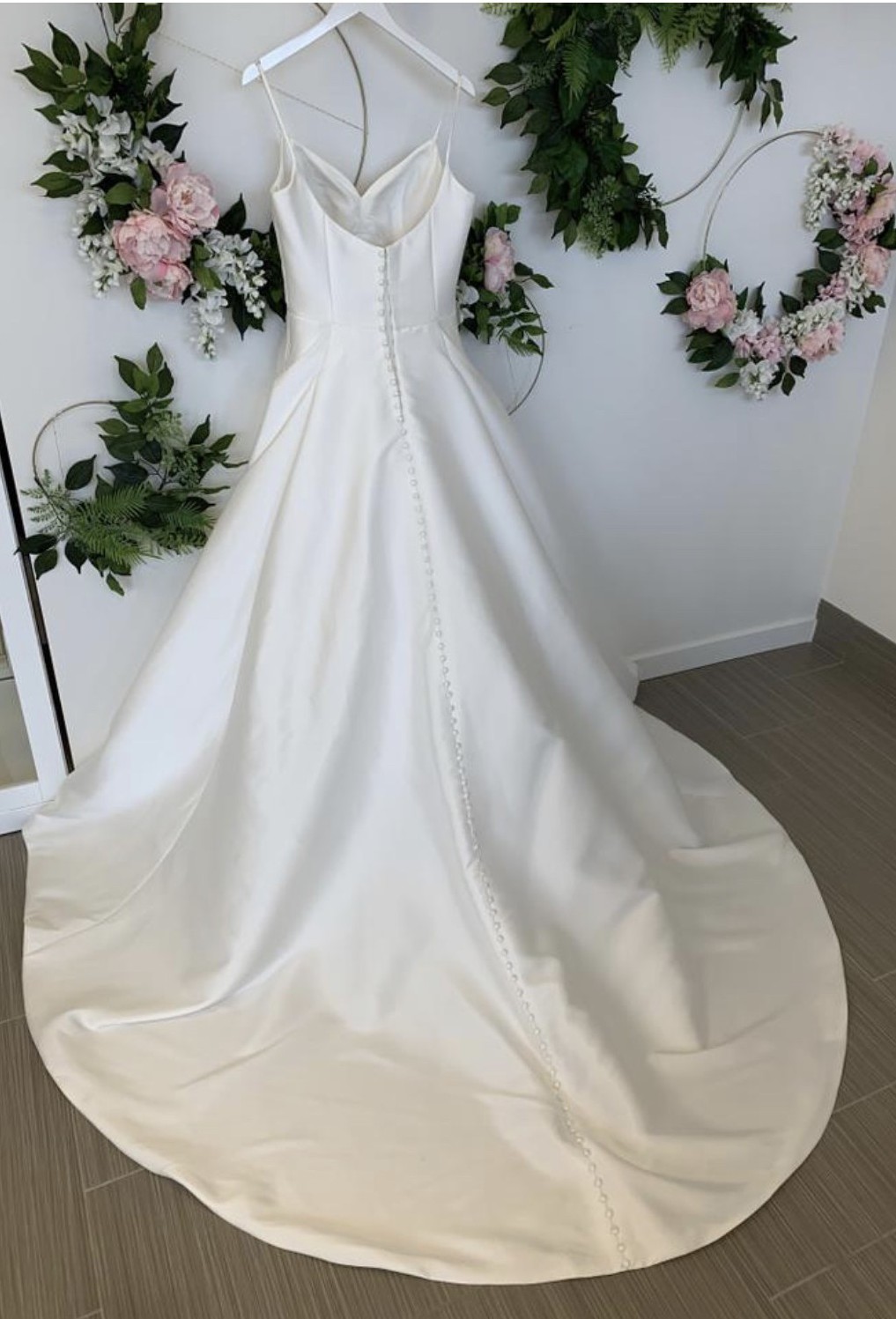 Essense of Australia D2753 Sample Wedding Dress Save 58% - Stillwhite