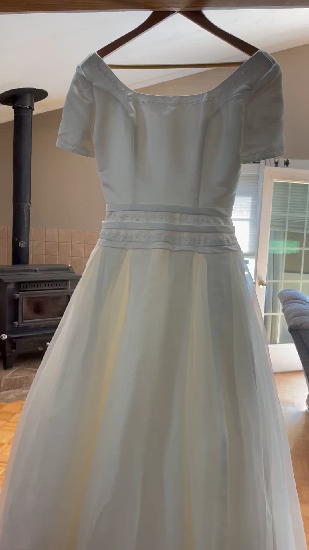 Paloma Blanca, Ball Gown