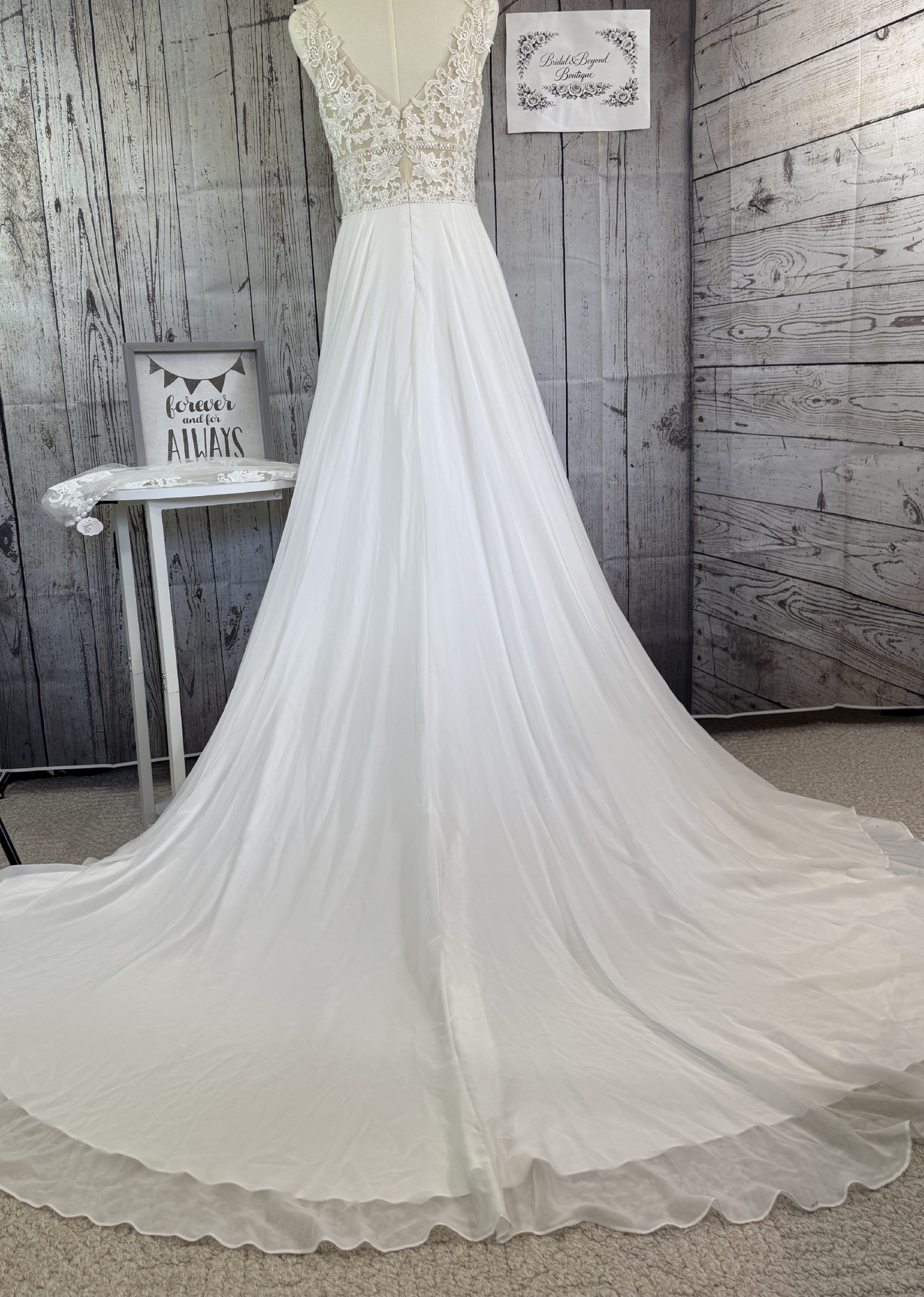 Charlotte's Bridal A-Line/Removable Sleeves Size US 6 Charlotte's Bridal A-Line/Removable Sleeves Size US 6
