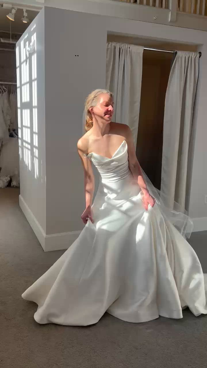 Monique Lhuillier, Bliss BL25203