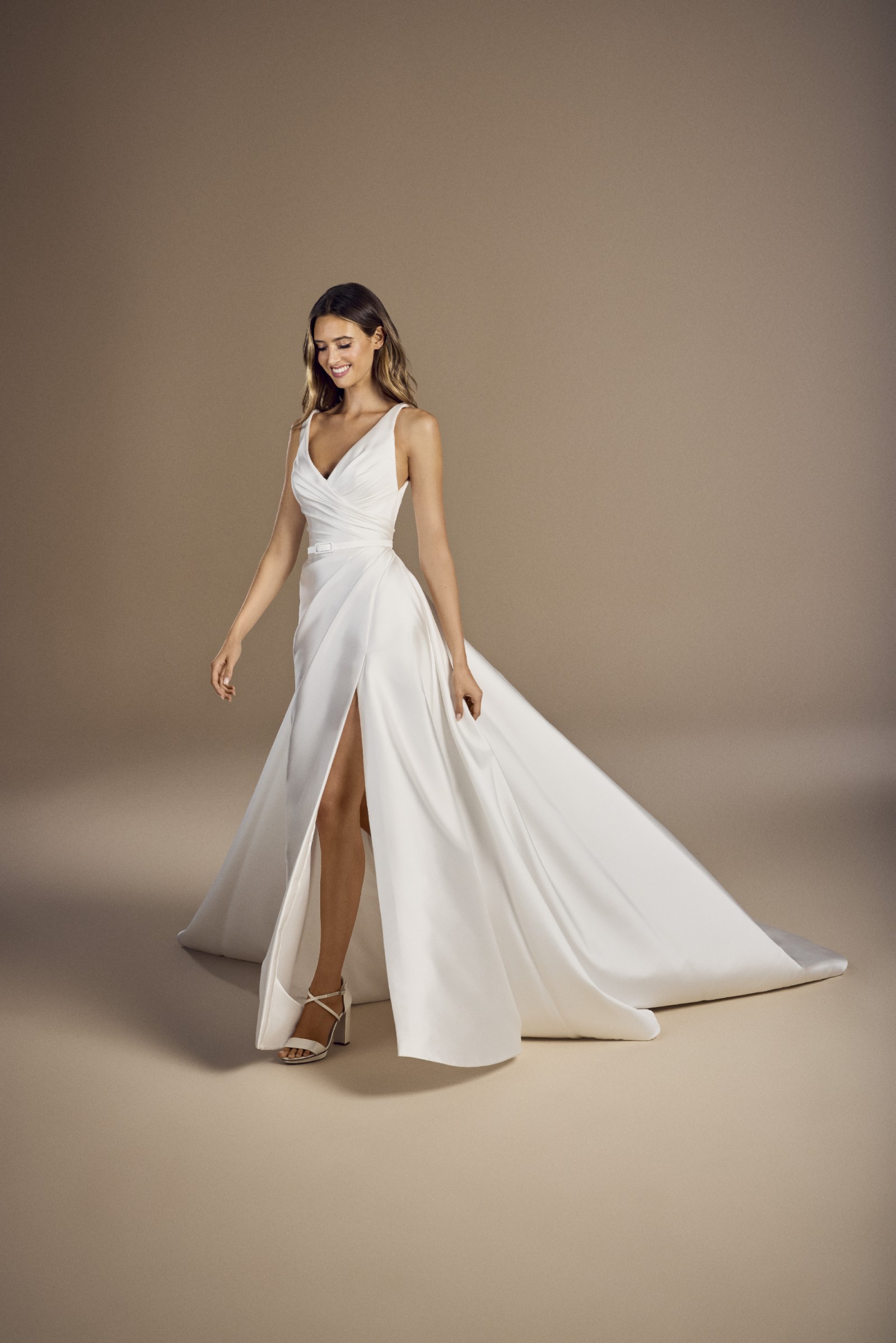 Suzanne Neville, Beethoven Sample Wedding Dress Save 56% - Stillwhite