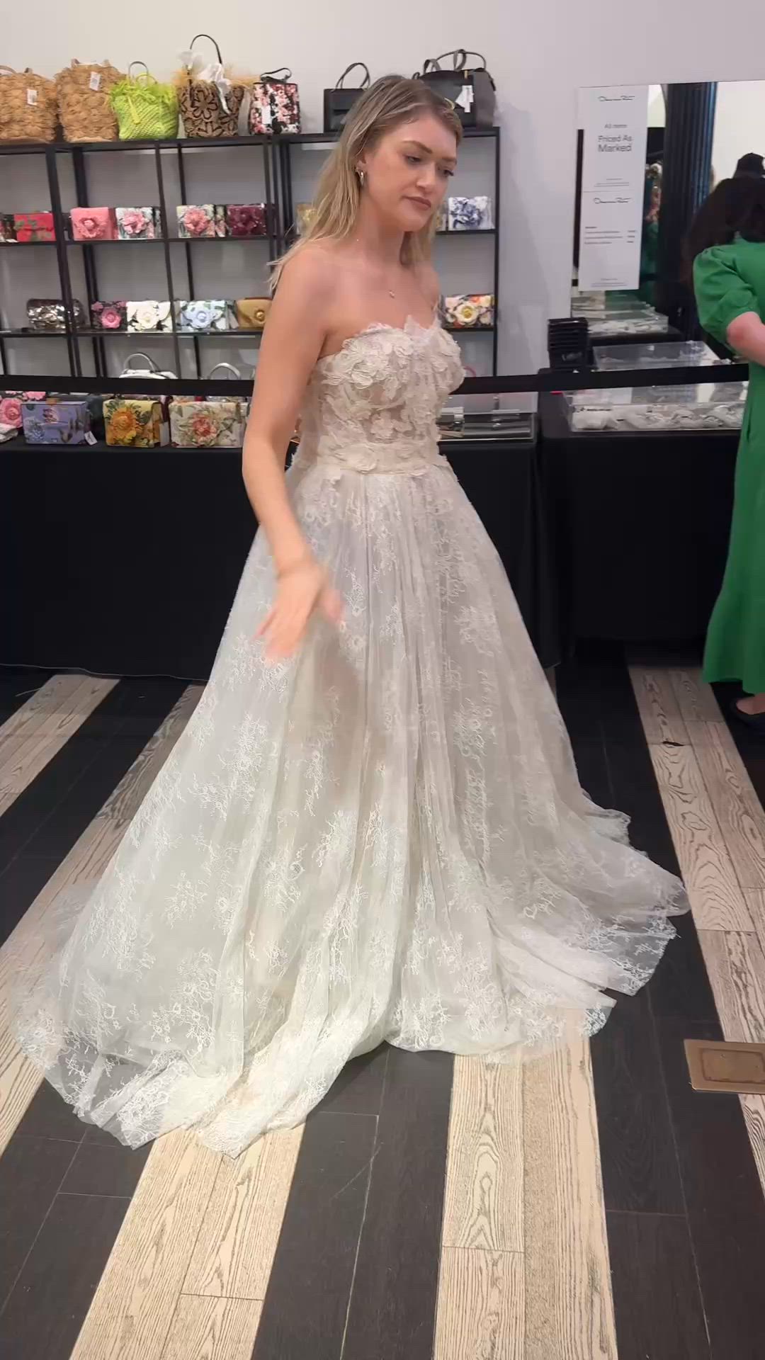 Oscar de la Renta, LOOK 22 LACEE (Style #18SBE002TUL)