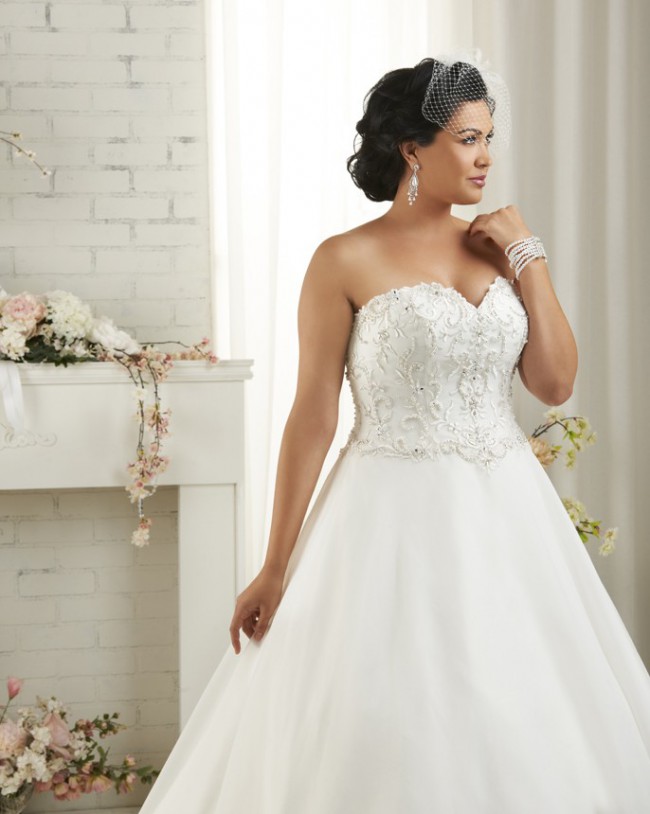 Bonny Bridal 1505 Sample Wedding Dress Save 50% - Stillwhite