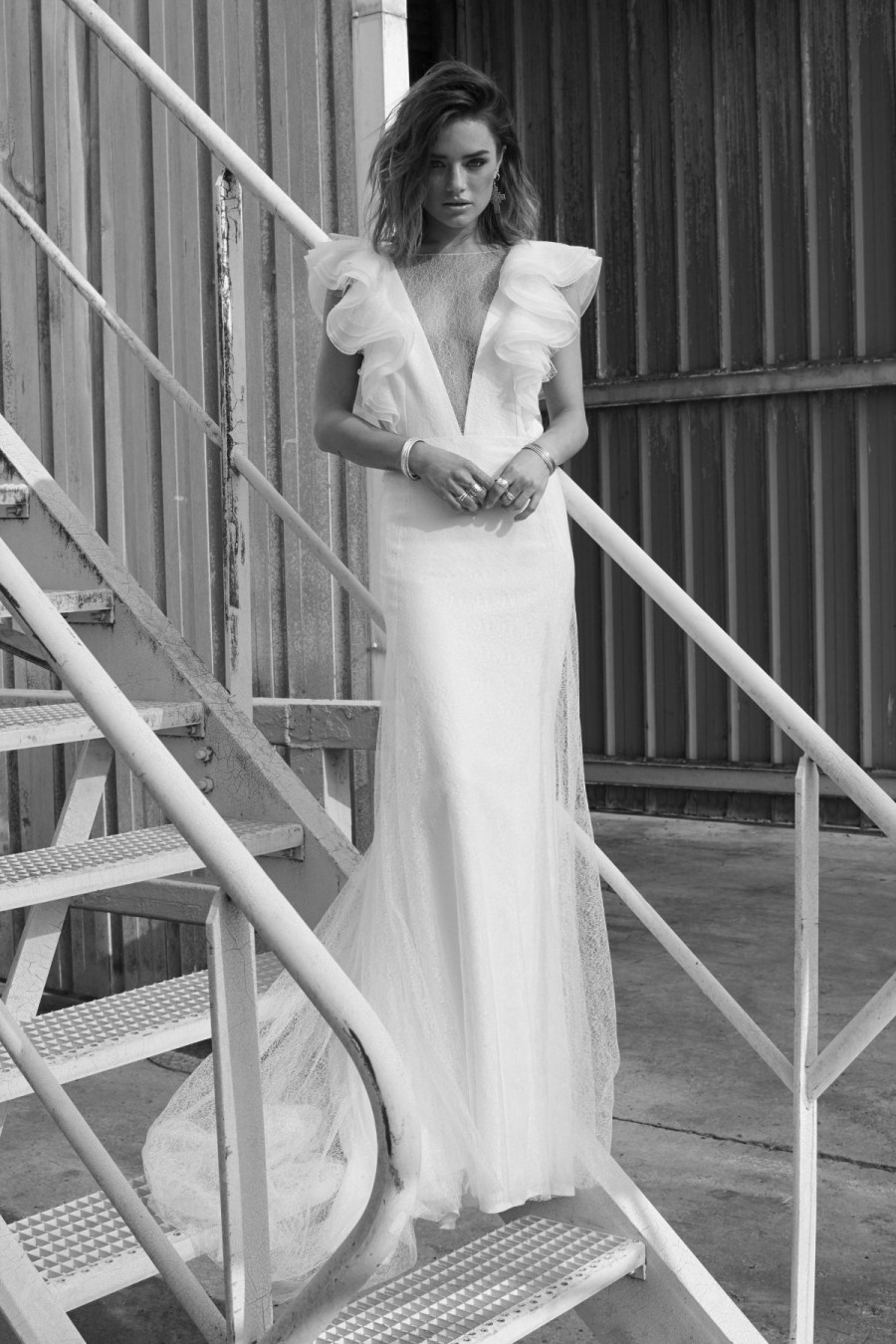 27 Modern Rock 'n' Roll Chic Wedding Dresses – Stillwhite Blog