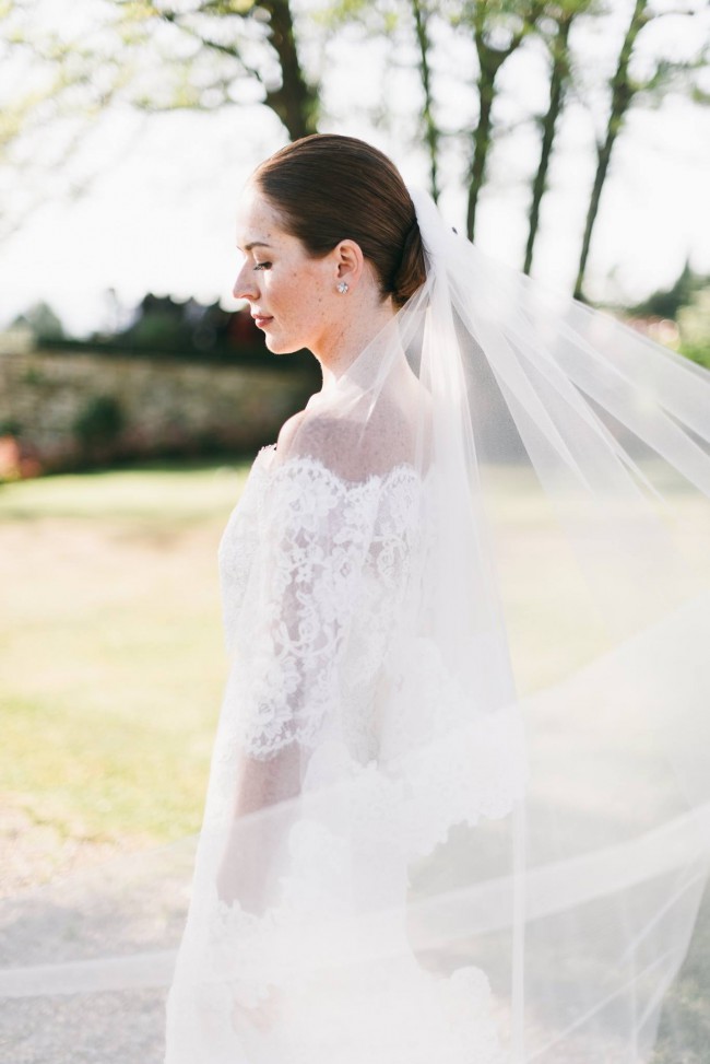 carolina herrera veil