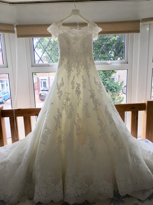 Pronovias  Letour