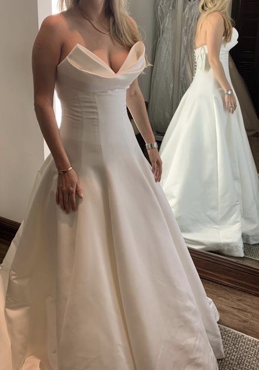 monique lhuillier kingsley