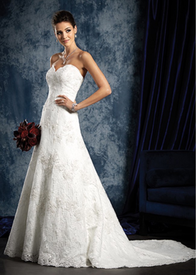 Alfred Angelo Style 801 Scalloped Neckline Elegant