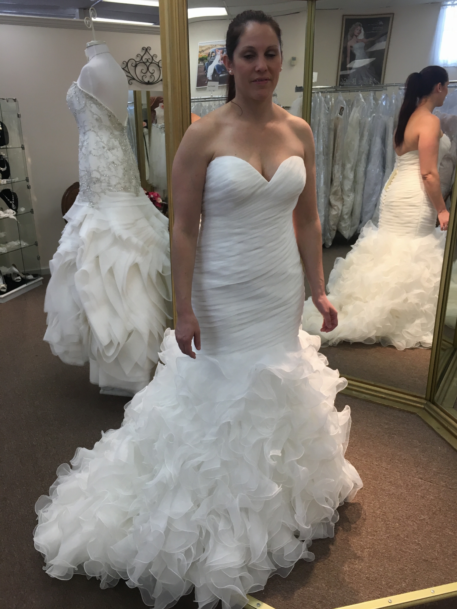 Allure Bridals 9223 Preowned Wedding Dress Save 72% - Stillwhite