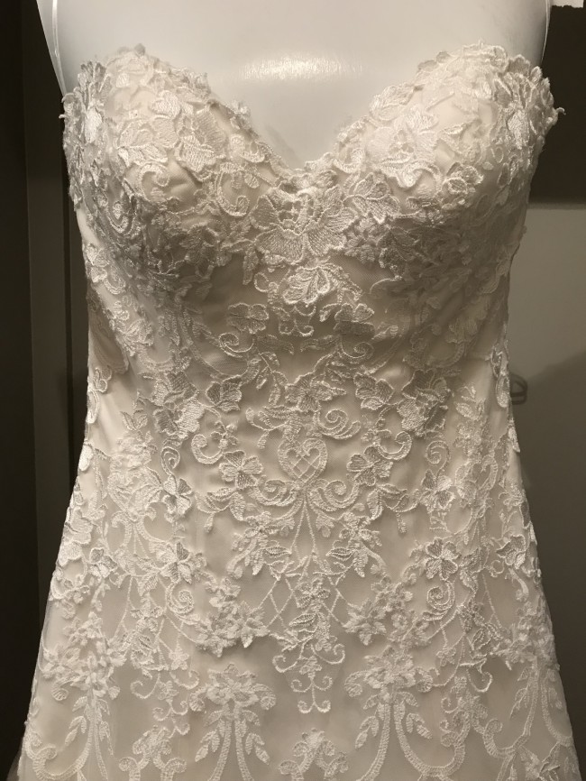 Essense Of Australia D1970 Preowned Wedding Dress Save 42% - Stillwhite