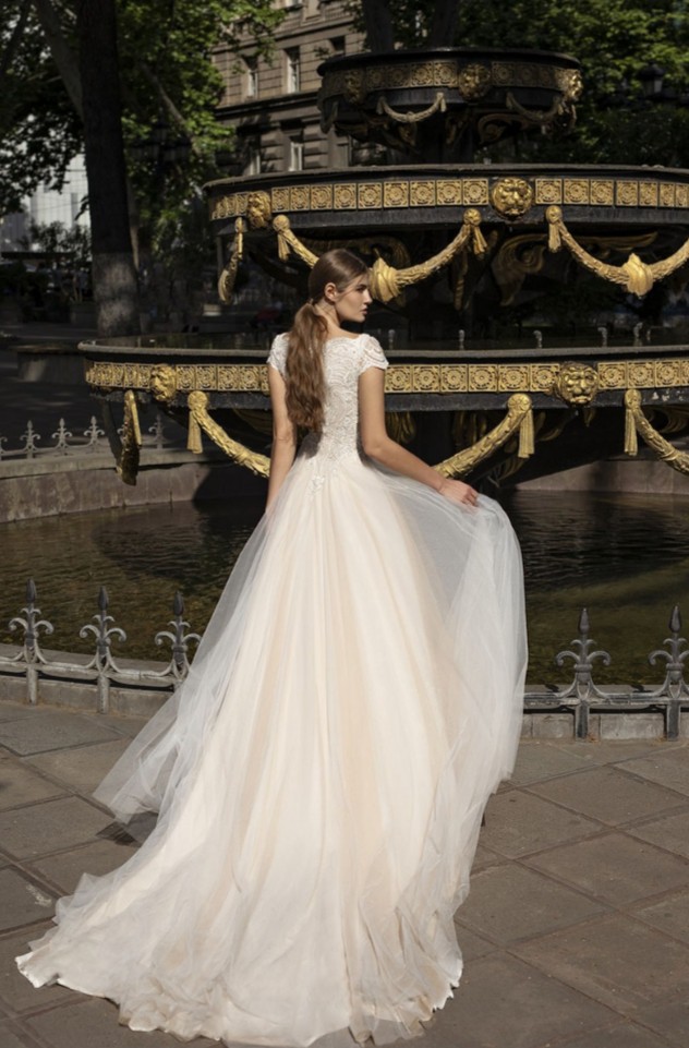 riki dalal sample sale
