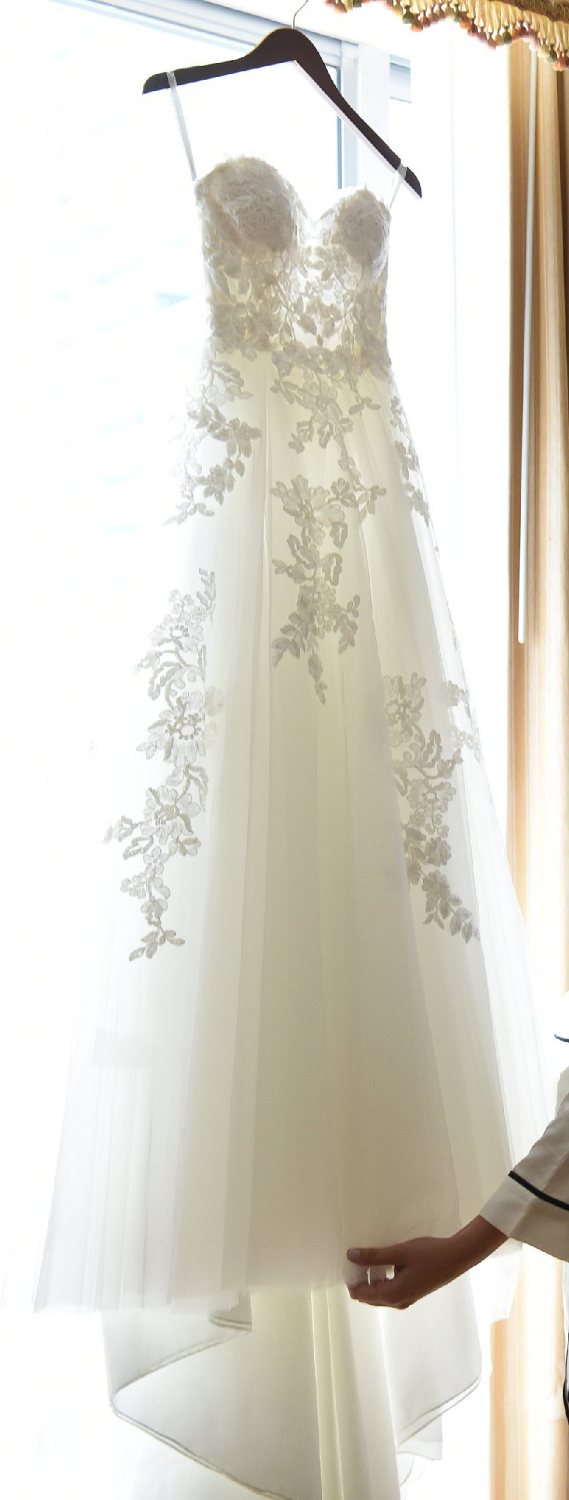 Monique Lhuillier, Bliss