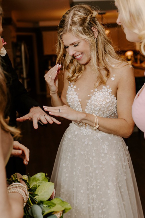 demi by berta
