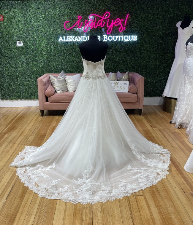 Enzoani, Jeanette Sample Wedding Dress Save 83% - Stillwhite
