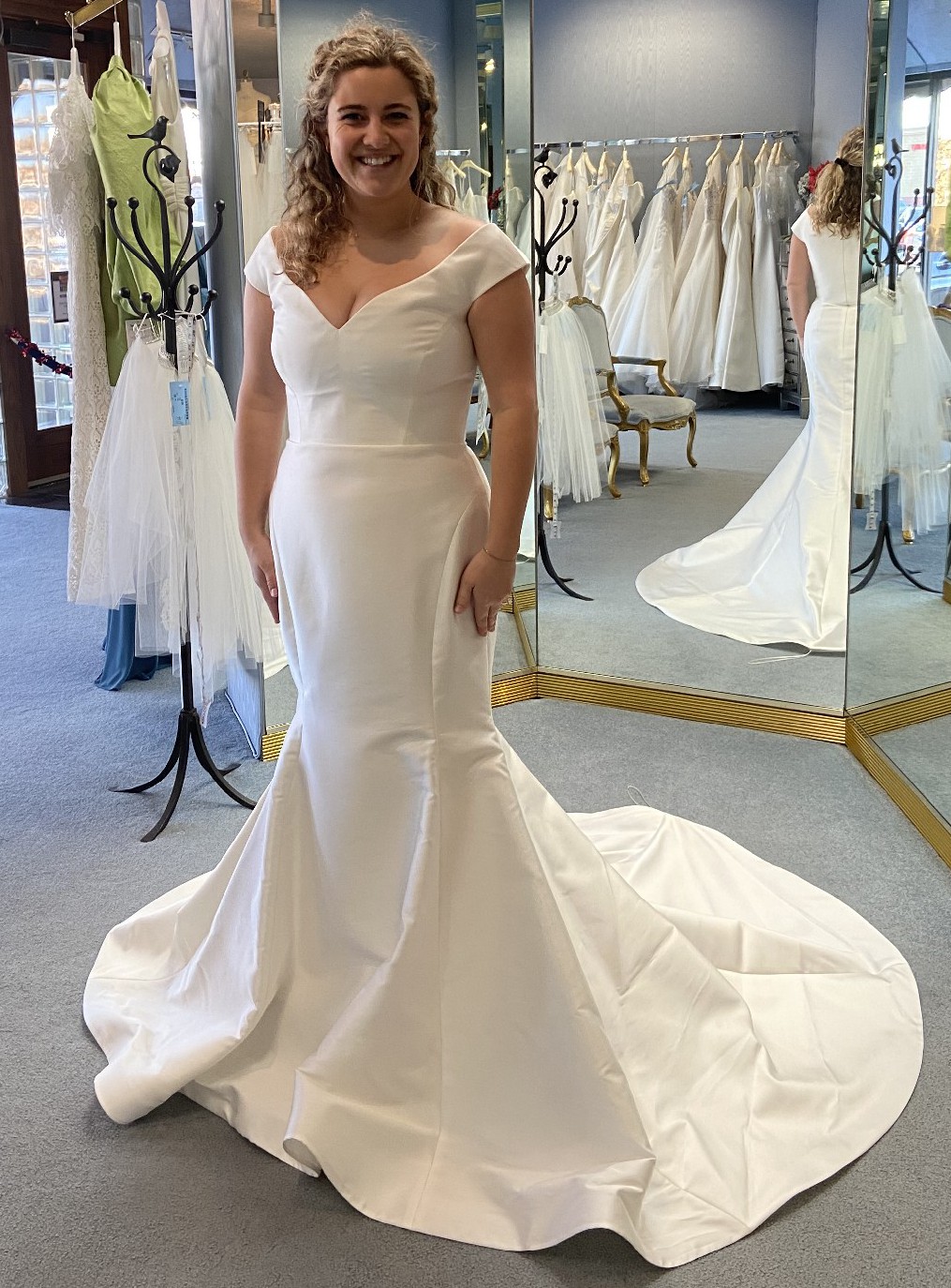 Reem Acra Style 6213 Rockefeller New Wedding Dress Save 20% - Stillwhite