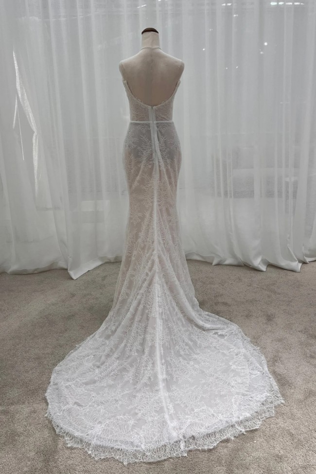 Trish Peng Classic Lace Veil main image 1