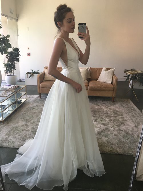 sarah seven wedding dress cost