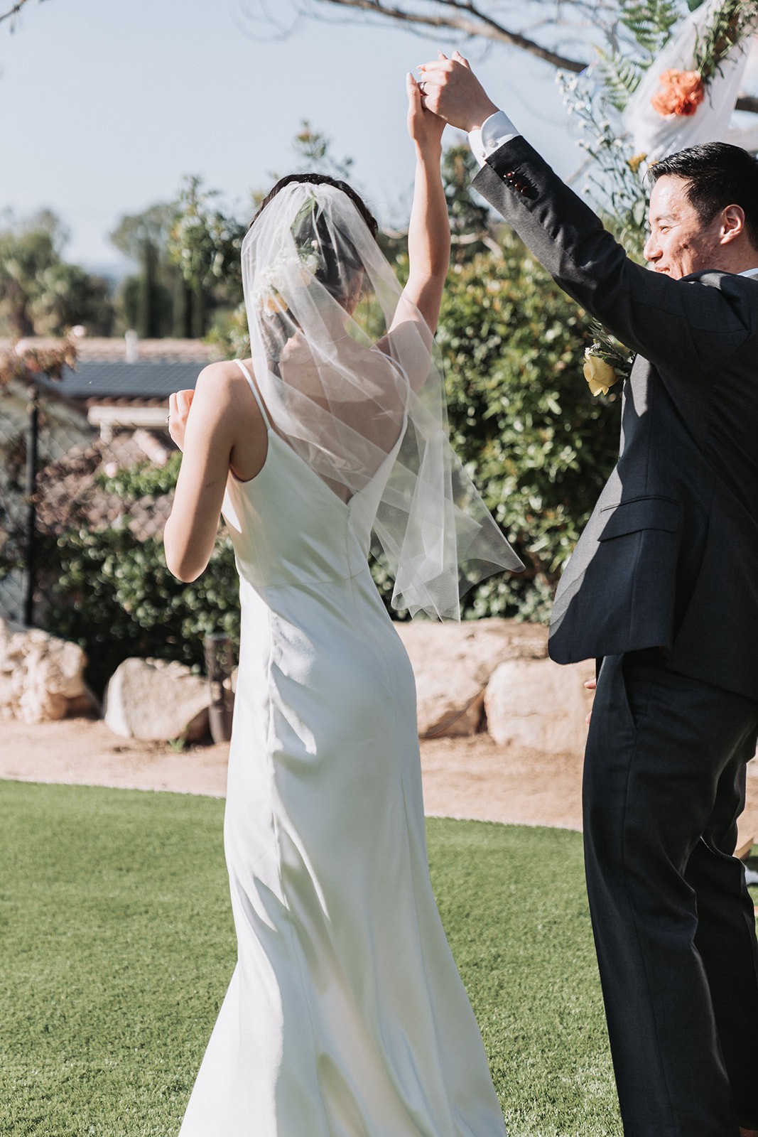 Donna Karan Used Wedding Dress Save 47% - Stillwhite