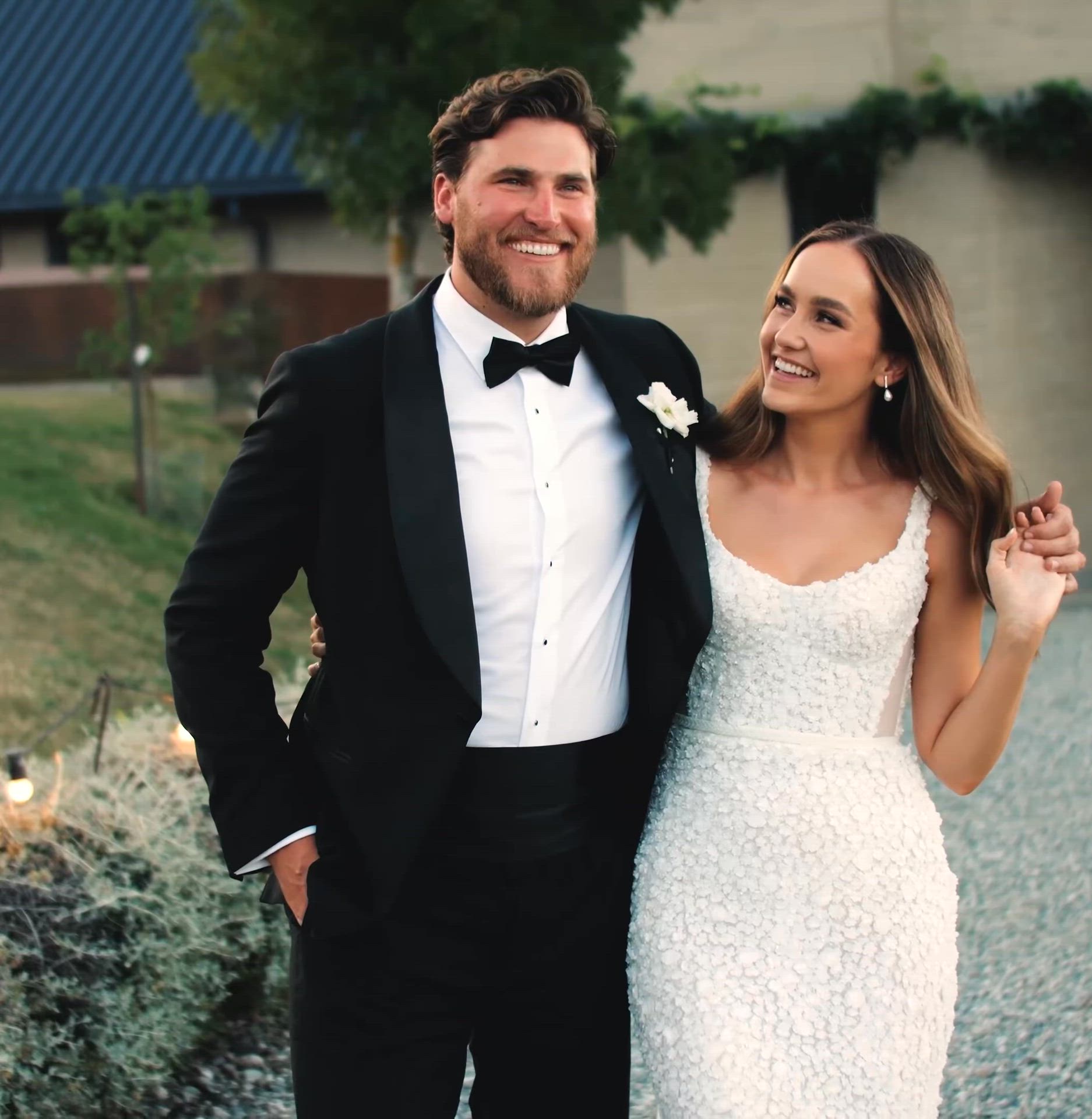 Marquise Bridal, Ezra