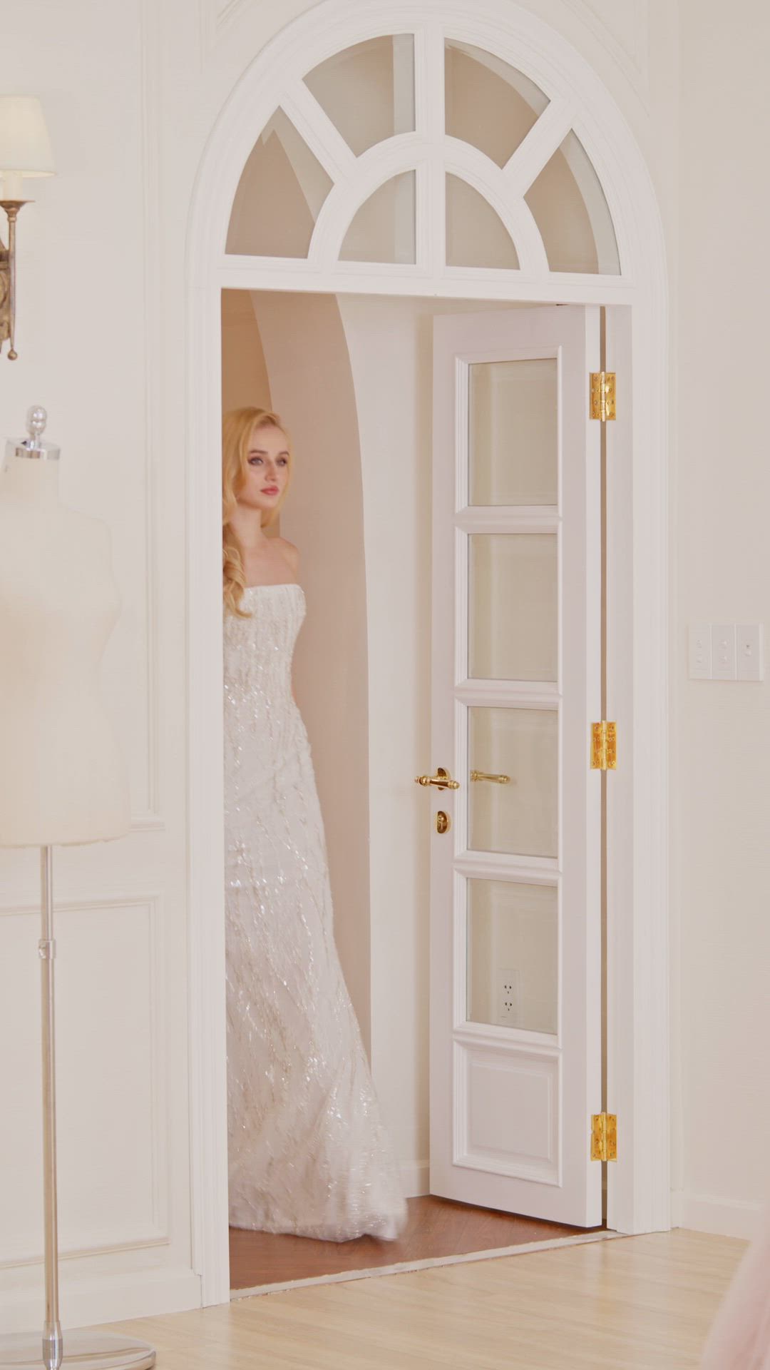 Tony Ward Couture, Stream