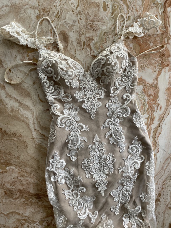 Casablanca Bridal Zola Style 2324 Used Wedding Dress Save 50% - Stillwhite