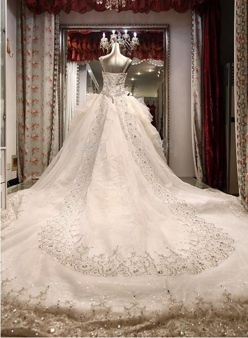 Samara Dubai New Wedding Dress on Sale 75% Off - Stillwhite New Zealand