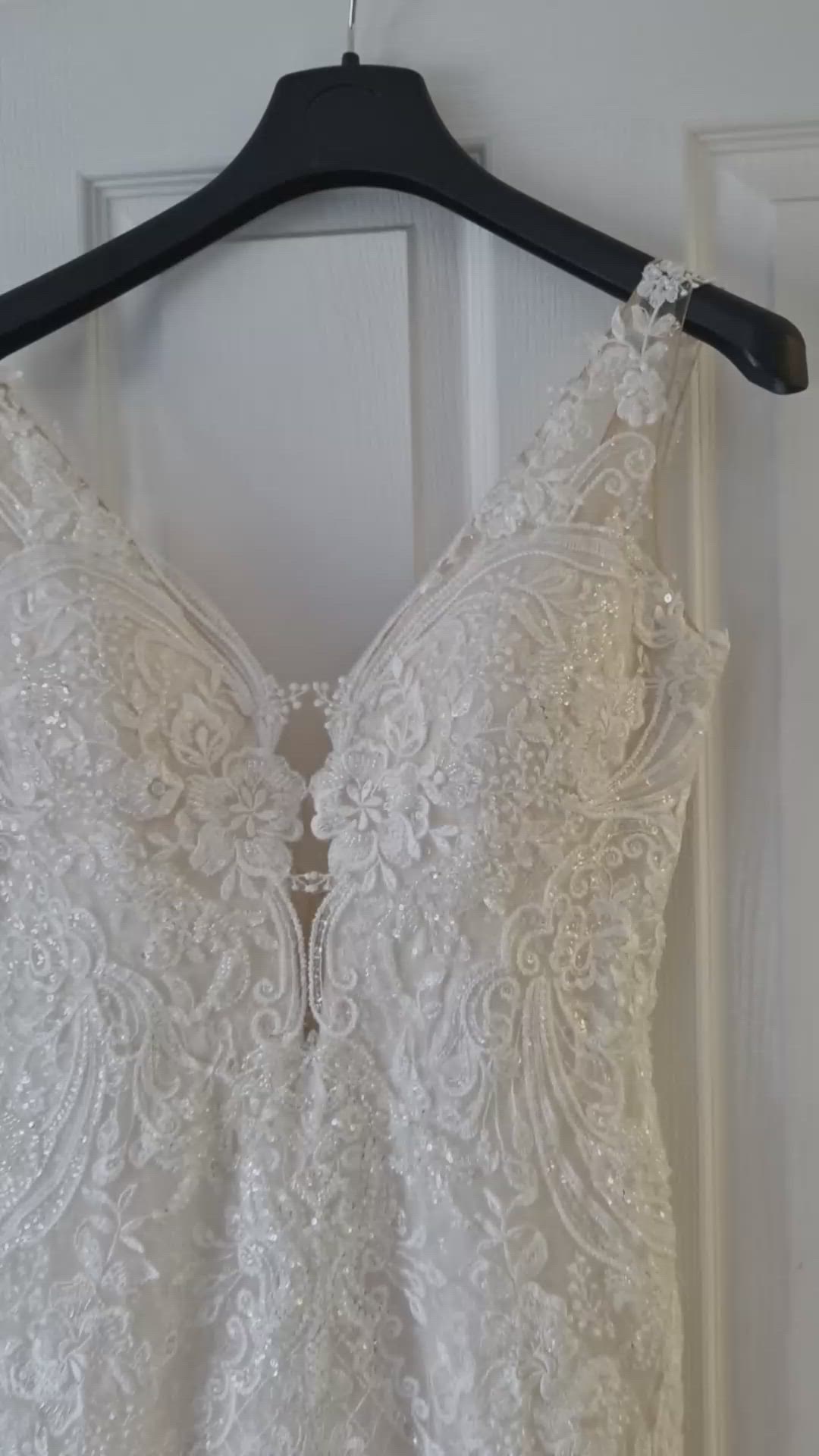 Enzoani, Rosalie
