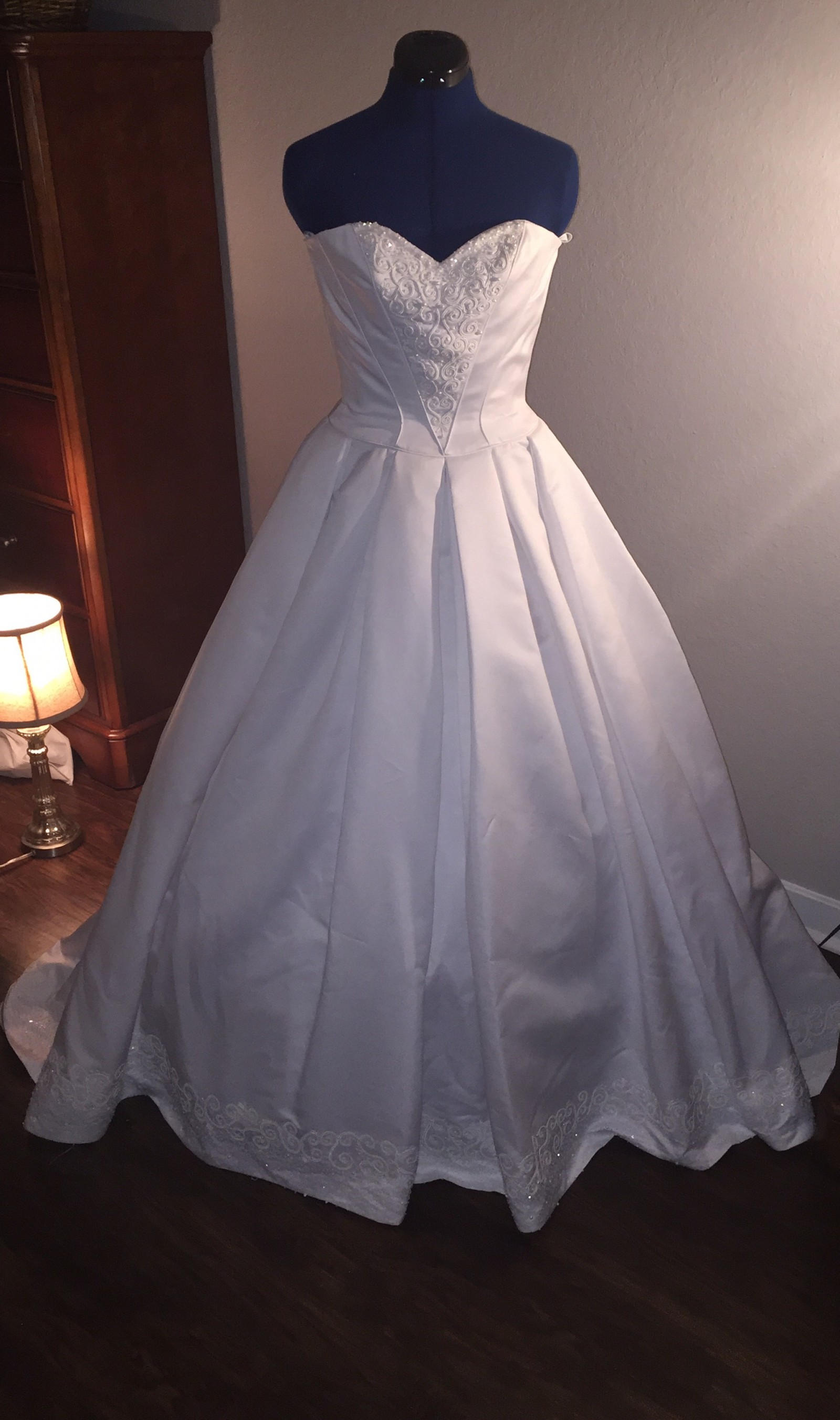 Rena Koh Style: 478 Preowned Wedding Dress Save 85% - Stillwhite