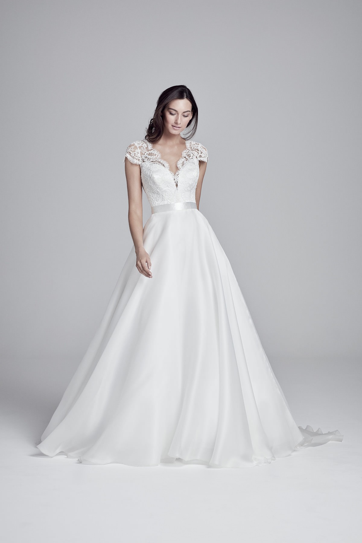 Suzanne Neville Alicia New Wedding Dress Save 50% - Stillwhite